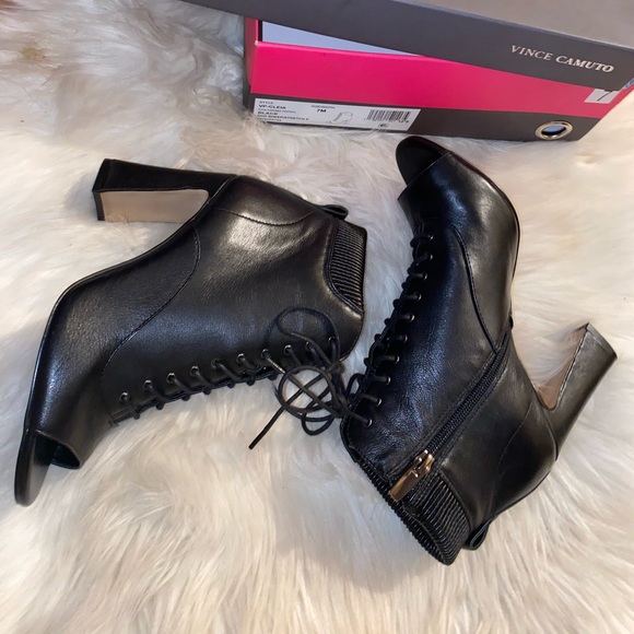 Shoes/Booties - Picture 4 of 10